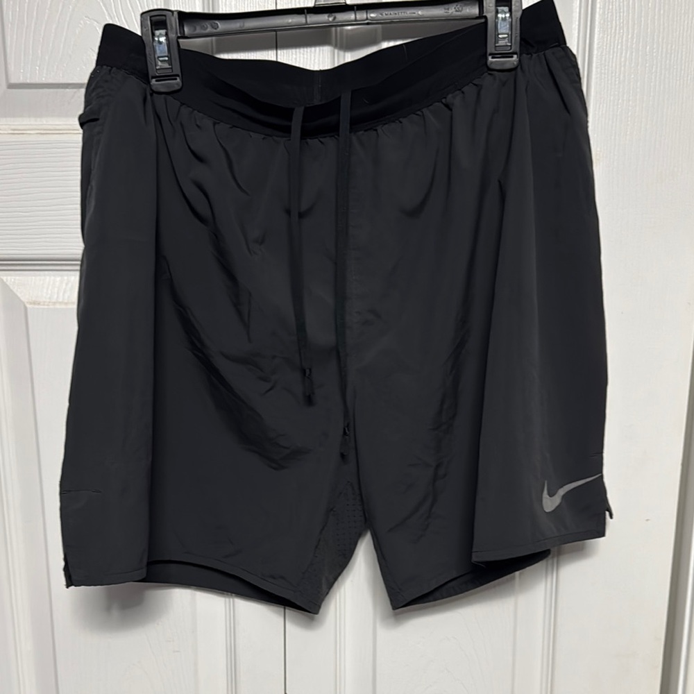 Nike Men's Black Shorts 5” XL